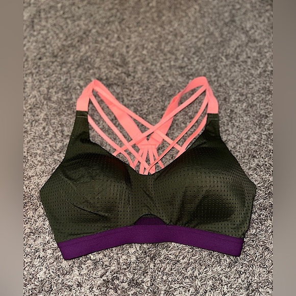 VICTORIA'S SECRET SPORT Racerback Sports Bra Size 32D - Picture 1 of 9
